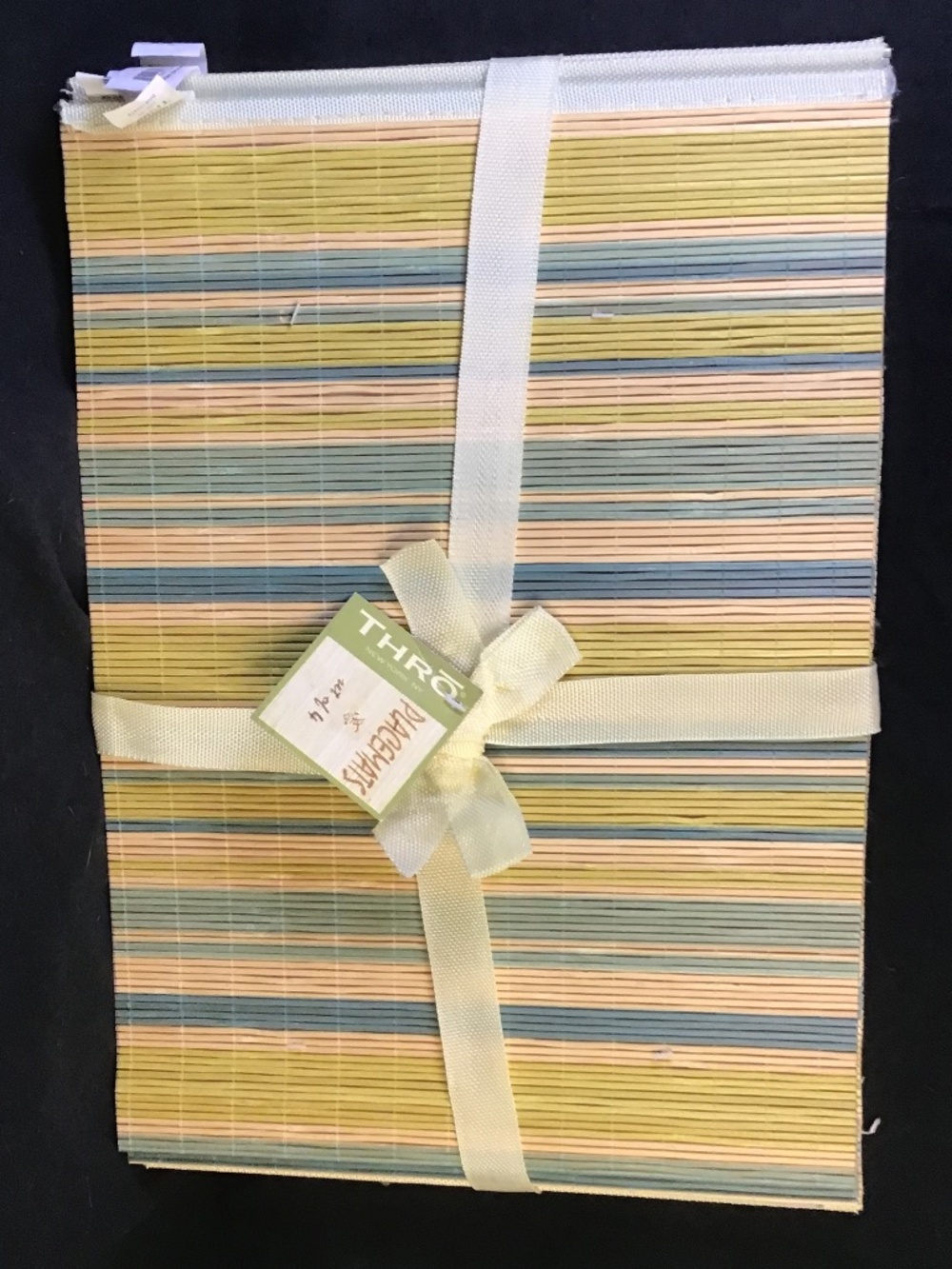 New THRO by Marlo Lorenz 12” x 17” -Bamboo Placemats Set of 4 - Easy Care.
